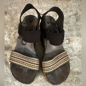 OTBT Bushnell Platform Sandal Womens Size 7M Brown Fabric Wedge Heel Slingback